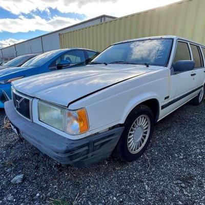 #250 â€¢ 1995 Volvo 940 Series
