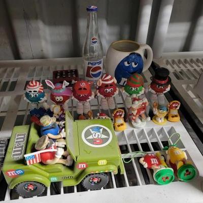 #7532 â€¢ M&M Figurine Collection
