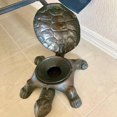 Mechanical Turtle Spittoon