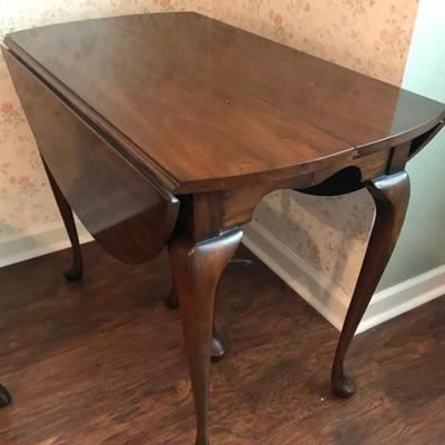 Queen Anne Style drop leaf dining table with 2 leaves $225
77 X 33 X 29 1/2