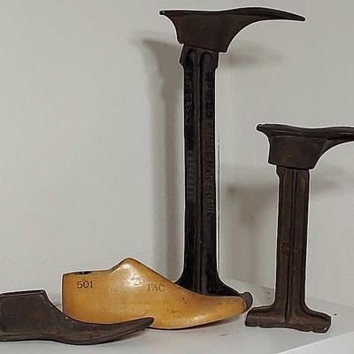 Antique Cast Iron Shoe Cobbler Stands & Lasts * B.MALL.M.CO.SO.MIL * Central Last Company