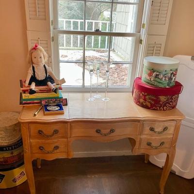 Lift Up Mirror - Vanity Desk