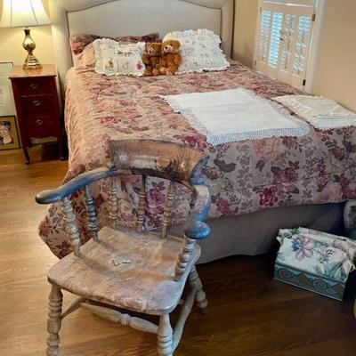 Queen Bed 