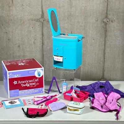 AMERICAN GIRL TRULY BLUE HAIRSTYLING CADDY | Includes: blue makeup cabinet, salon robe & cape, makeup bag, hair ties, and more!
