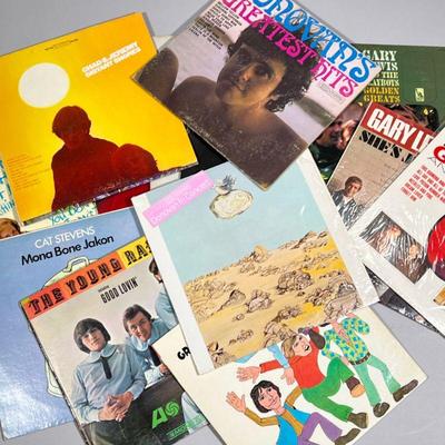 (16PC) GARY LEWIS & THE PLAYBOYS, DONOVAN, THE YOUNG RASCALS, CHAD & JEREMY, BEE GEES, CAT STEVENâ€™S & LESLEY GORE VINYL | Includes:...