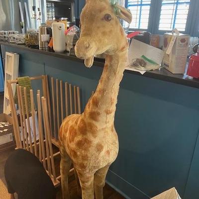 Steiff giraffe with broken foot