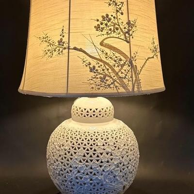 Vintage Ceramic Lattice Table Lamp w/ Shade