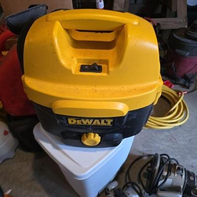 Dewalt vacuum