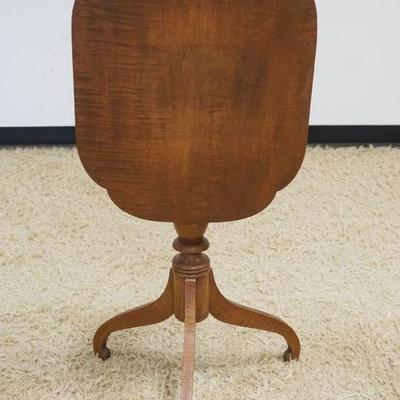 1134	ANTIQUE TIGER MAPLE TILT TOP TABLE, APPROXIMATELY 22 IN X 18 IN X 27 IN HIGH
