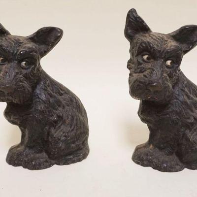1022	PAIR OF CAST METAL SCOTTIE DOGS, WILTON PRODUCTS INC, APPROXIMATELY 8 IN HIGH
