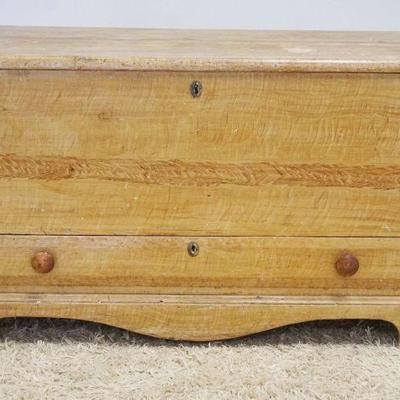 1140	ANTIQUE GRAIN PAINTED DOVETAILED BLANKET CHEST ON BRACKET FEET W/ONE DRAWER & GLOVE BOX INTERIOR, APPROXIMATELY 45 IN X 20 IN X 46...