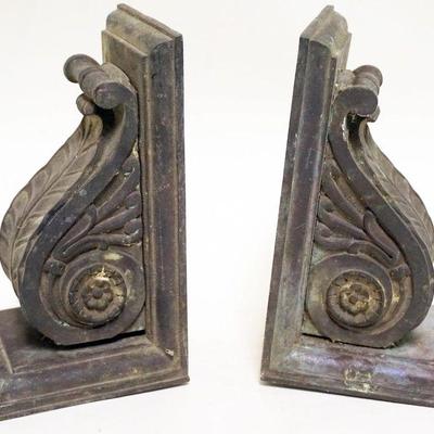1194	PAIR OF ANTIQUE BRONZE SCROLLED SHELF BRACKETS, EACH APPROXIMATELY 3 1/2 IN X 3 1/4 IN X 6 IN H
