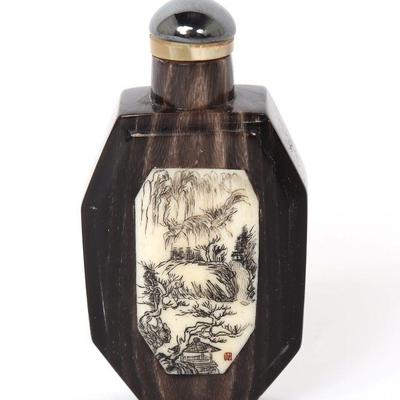 Lovely Chinese Carved Snuff Bottle