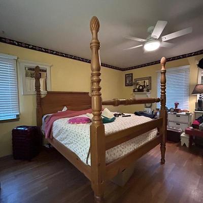 Queen four poster bed with mattress and boxspring