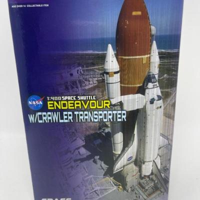 Space Collection - Endeavour w/ Crawler Transporter