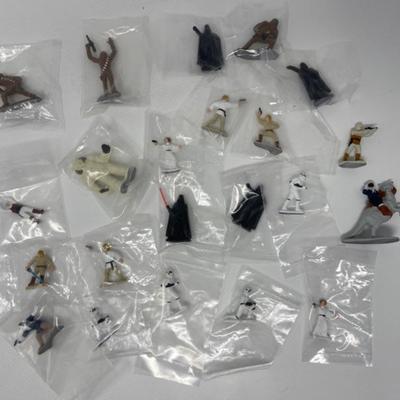 (20) SEALED Miniature Star Wars Figures & (2) Unsealed