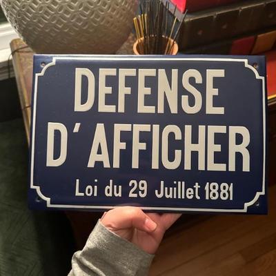 Porcelain French sign 