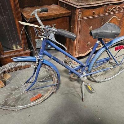 #12 â€¢ Vintage Raleigh Womens Beach Cruiser
