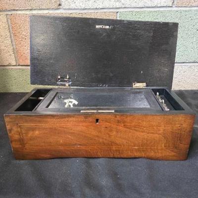 #2512 â€¢ Antique Cylinder Music Box
