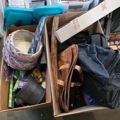 #7122 â€¢ Bags, Baskets, Tesching Supplies
