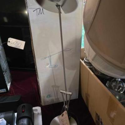 #6058 â€¢ (2) Led Desk Lamp
