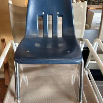 #5734 â€¢ 4 Lawn Chairs, 1 School Chair, and 1 Swivel Chair
