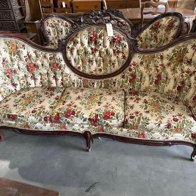 #5612 â€¢ 2 vintage couch
