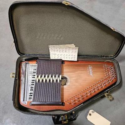 #6242 â€¢ Oscar Schmidt Autoharp Model 15 EBH/R with Case
