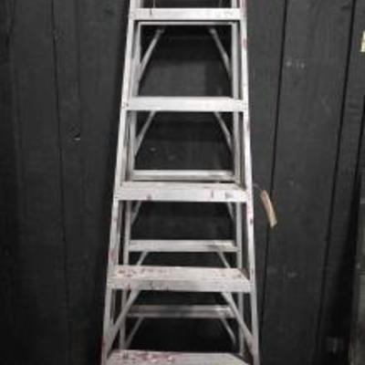 #4516 â€¢ Aluminum Ladder
