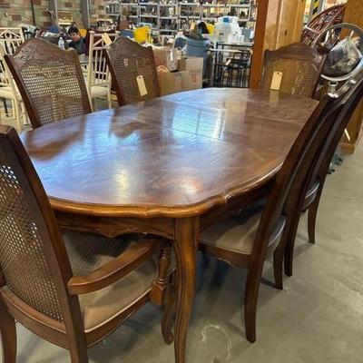 #5780 â€¢ Dining Table with 6 Chairs
