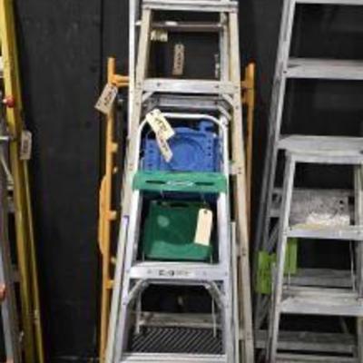 #4524 â€¢ 3 Ladders 1 Step Stool Scaffolding Platform
