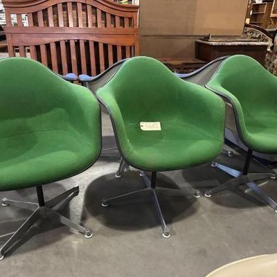 #5682 â€¢ 3 Dark Green Chairs
