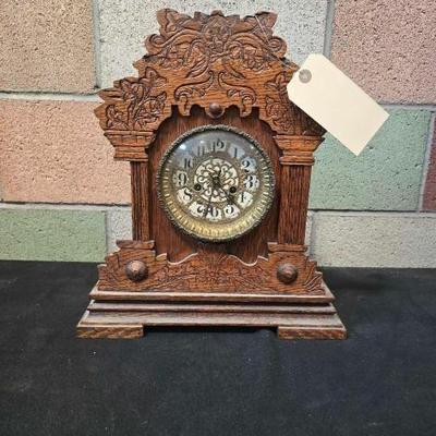 #2502 â€¢ Vintage Clock
