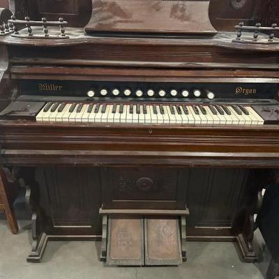 #5642 â€¢ vintage organ
