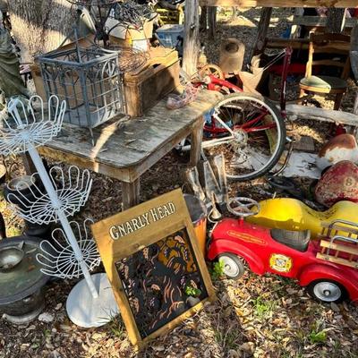 Yard sale photo in Driftwood, TX