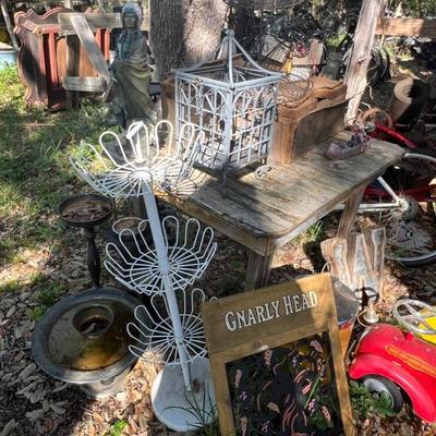 Yard sale photo in Driftwood, TX