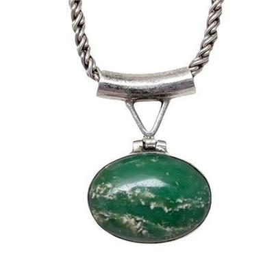 Lot 085 
Dark Green Aventurine and Sterling Silver Pendant and Necklace
