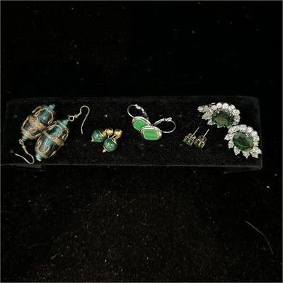 Lot 044   0 Bid(s)
Green Costume Jewelry Set of 5 Earring Pairs