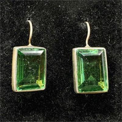 Lot 021   1 Bid(s)
Sterling Silver Signed Green Emerald Cut Drop Earrings
