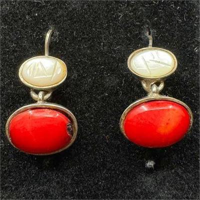 Lot 010   1 Bid(s)
Kee Cook (KC) Signed Scarab and Red Coral Sterling Silver Drop Earrings