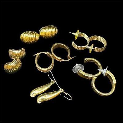 Lot 100-013   0 Bid(s)
Set of 6 Gold Tone Earrings