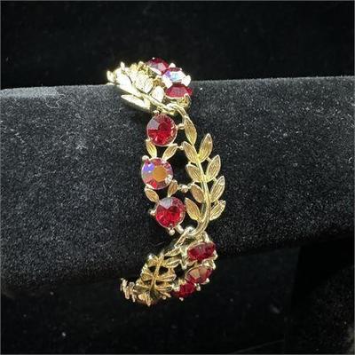 Lot 034-003   2 Bid(s)
Vintage Lisner Red and Gold Tone Leaf Bracelet
