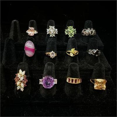 Lot 018   1 Bid(s)
Set of 12 Costume Jewelry Rings