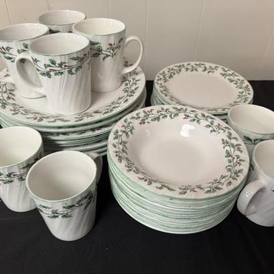 Christmas dinnerware