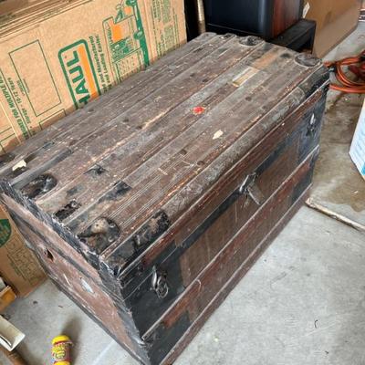 VINTAGE TRUNK