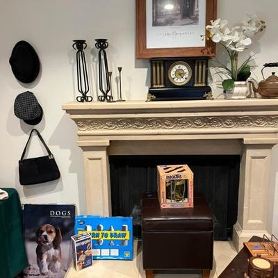 MANTEL CLOCK