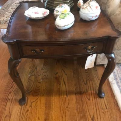 Hekman end table $165 as is
26 X 26 X 22