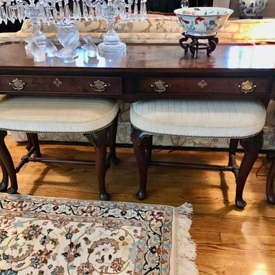 console table $125 as is
58 X 18 1/2 X 27