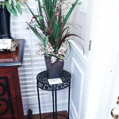 Small black metal plant stand  (27”h)