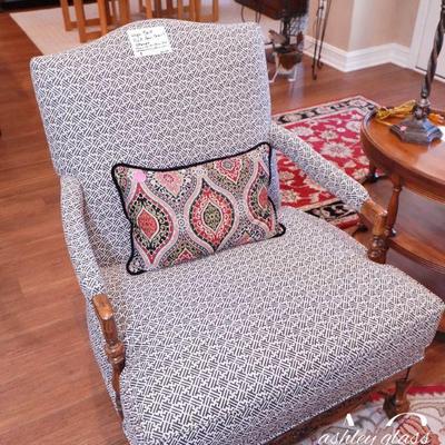 Highland House black and White Upholstered Arm Chair (40â€ h  x 30â€d x 33â€d)